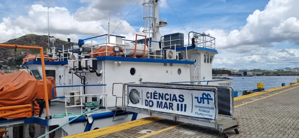 NAVIO-ESCOLA UFES