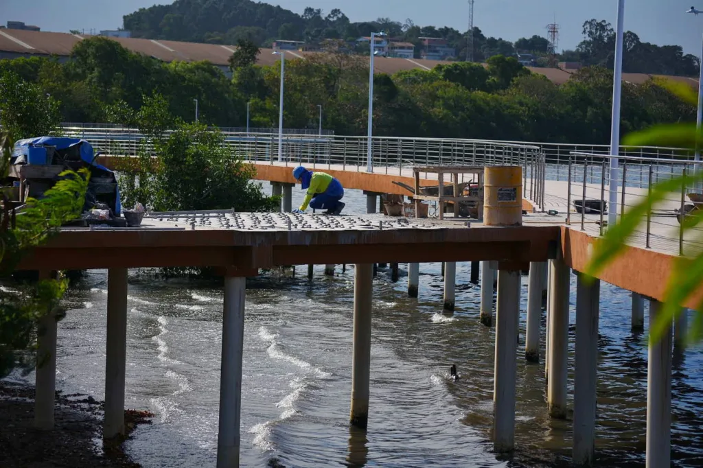 Obras da orla de Cariacica