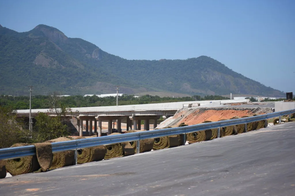 Obras no contorno do Mestre Álvaro
