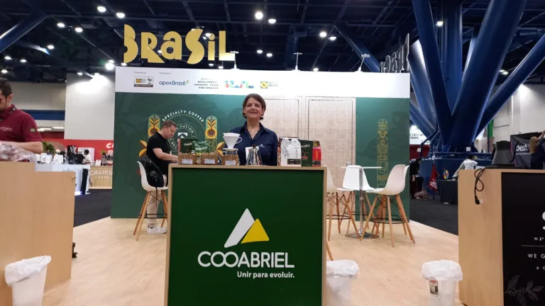 Cooabriel marcou presença na Specialty Coffee Expo 2025, em Houston (EUA)
