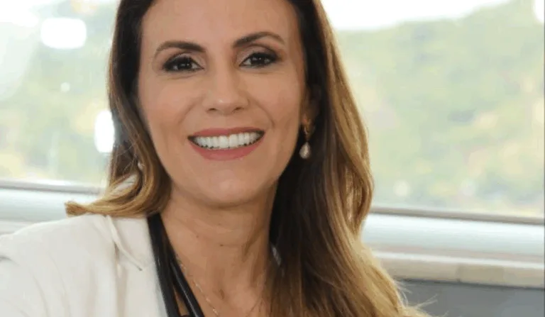 A anestesiologista capixaba Guacyra Muzzi, especialista no tratamento da dor pelo Hospital Sírio Libanês, com validação da Sociedade Brasileira de Dor, acaba de obter um importante reconhecimento internacional: a certificação Fellow in Interventional Pain Practice (FIPP).