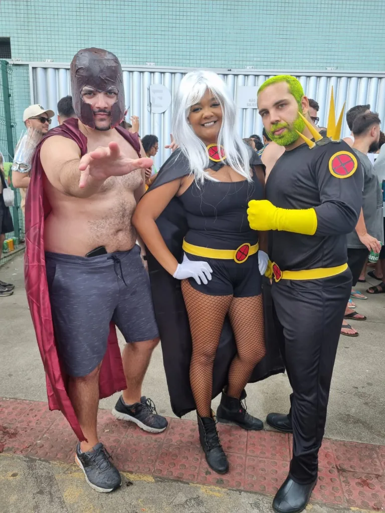 Foliões foram fantasiados para o Regional da Nair