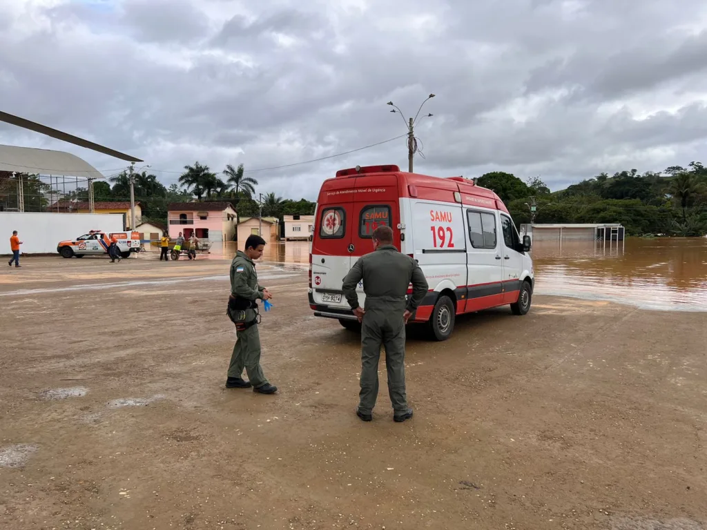 Helicóptero do Notaer em Fundão