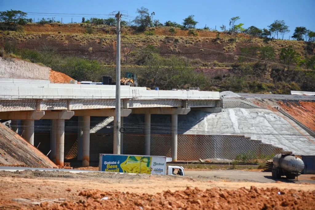 Obras no contorno do Mestre Álvaro