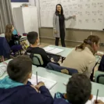 Professor de magist&eacute;rio