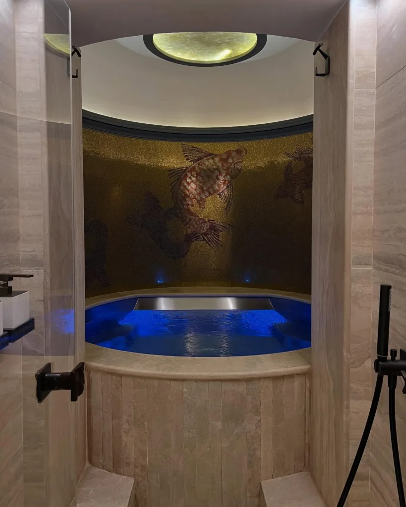 Influencer mostra fotos raras de quarto de papa, em Roma: "Lugar fantástico" (Foto: Reprodução/Instagram @carioca_nomundo)