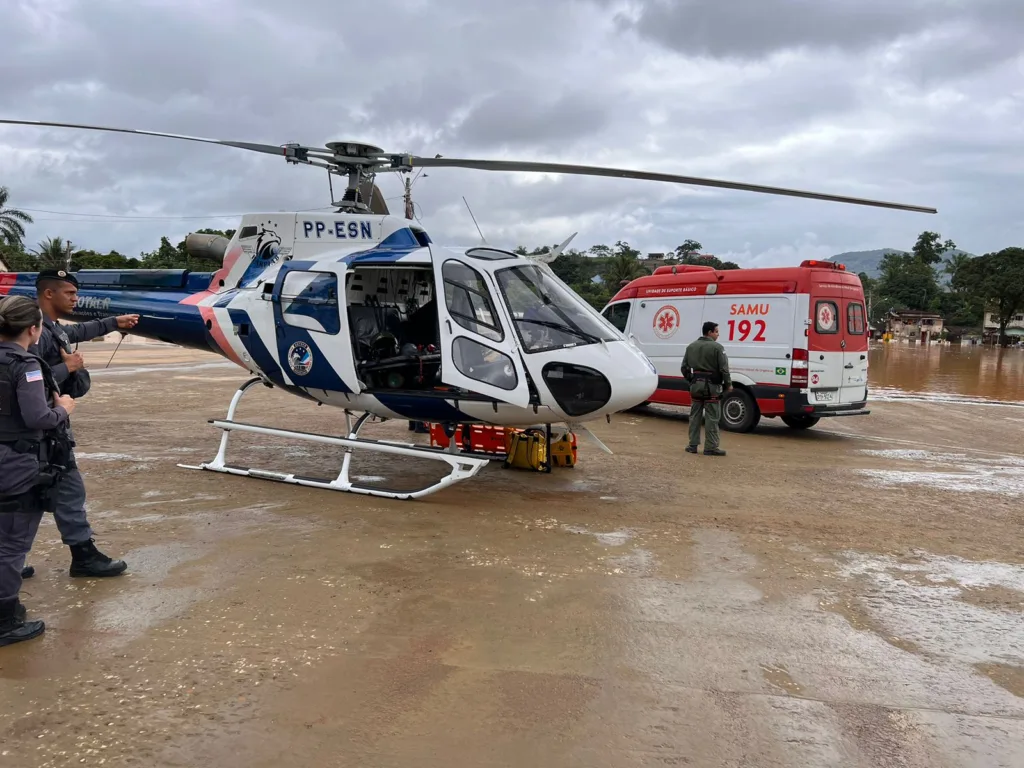 Helicóptero do Notaer em Fundão
