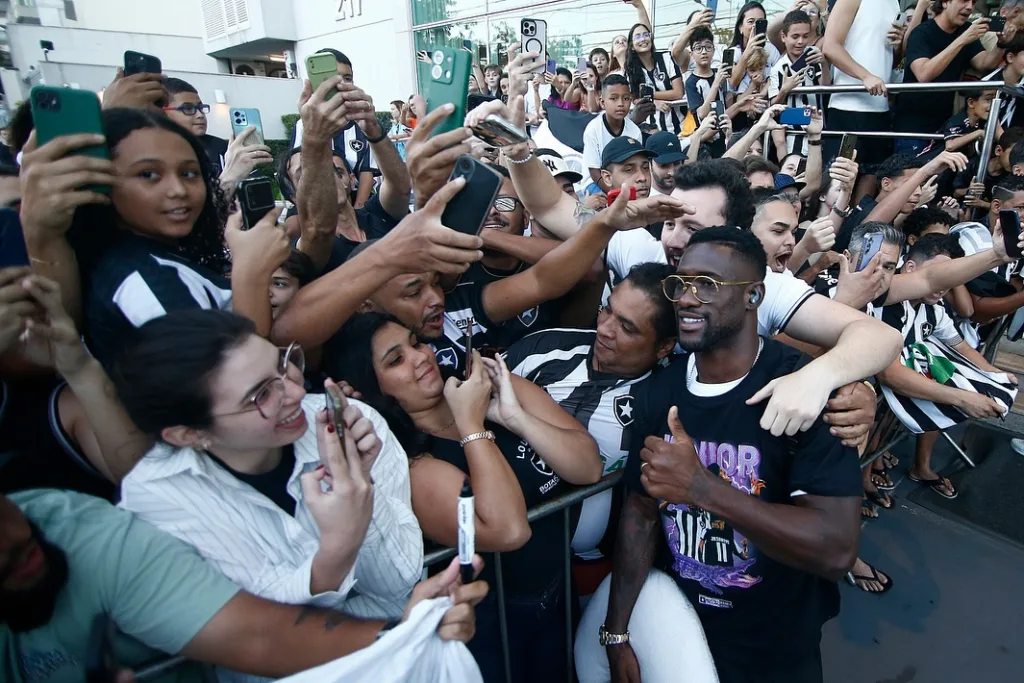 Chegada do Botafogo ao ES para jogo no Kleber Andrade