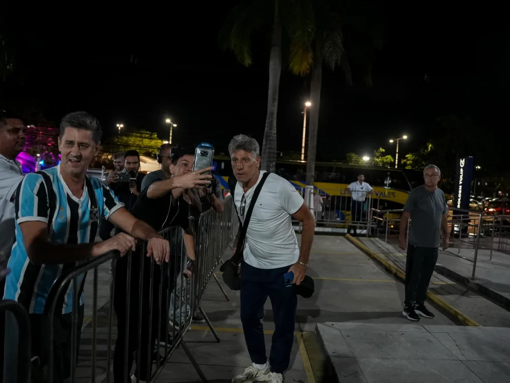 Chegada do Grêmio ao ES para jogo no Kleber Andrade