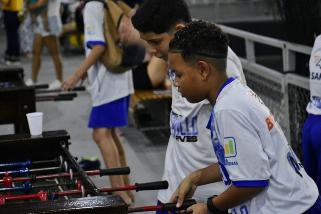 Instituto Camillo Neves promove o Amistoso do Bem no ginásio da Escola Americana de Vitória