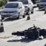 Moto que era pilotada por vítima (Foto: Reprodução / TV Vitória)