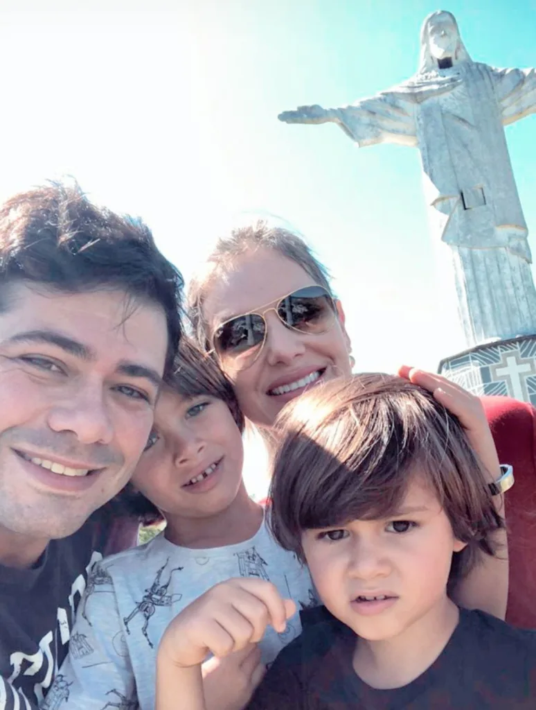 Terapeuta ocupacional Lívia Hosken, de 41 anos é mãe do Heitor, de 05 anos, que é autista