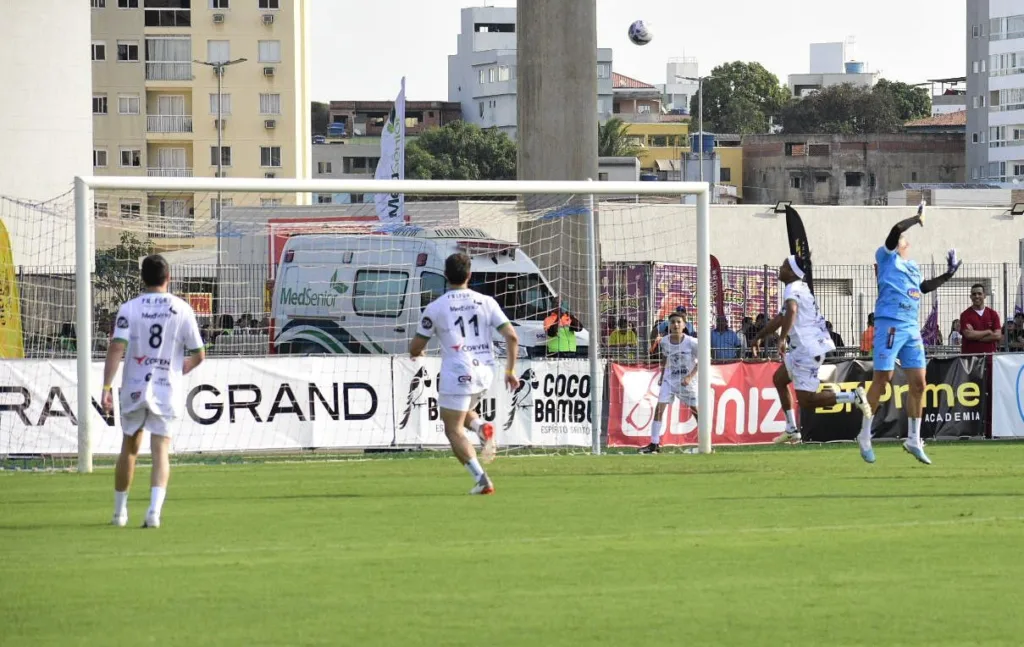 Jogo do Ronaldinho no Kleber Andrade, em Cariacica