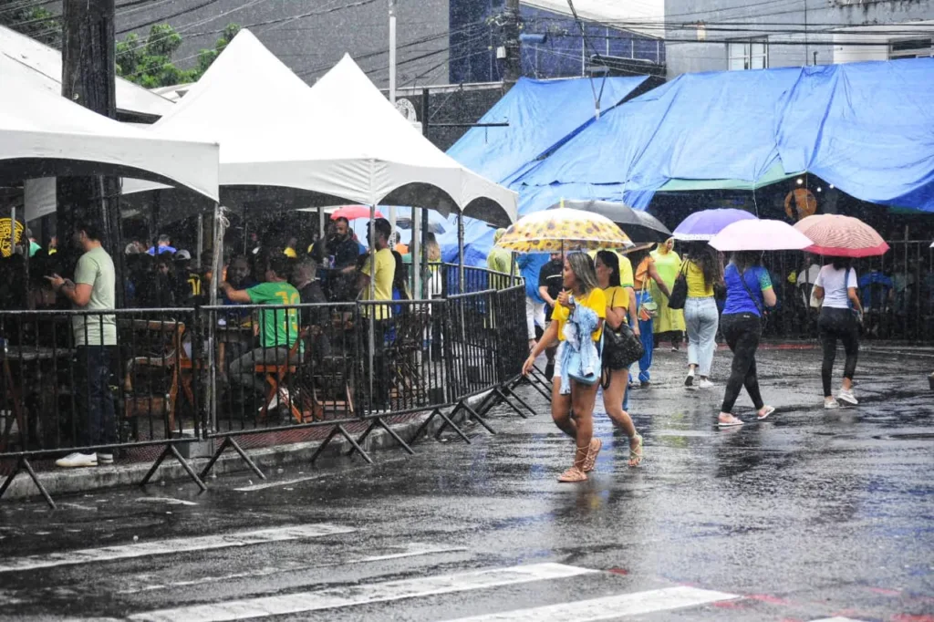 Chuva no ES em estreia da Copa
