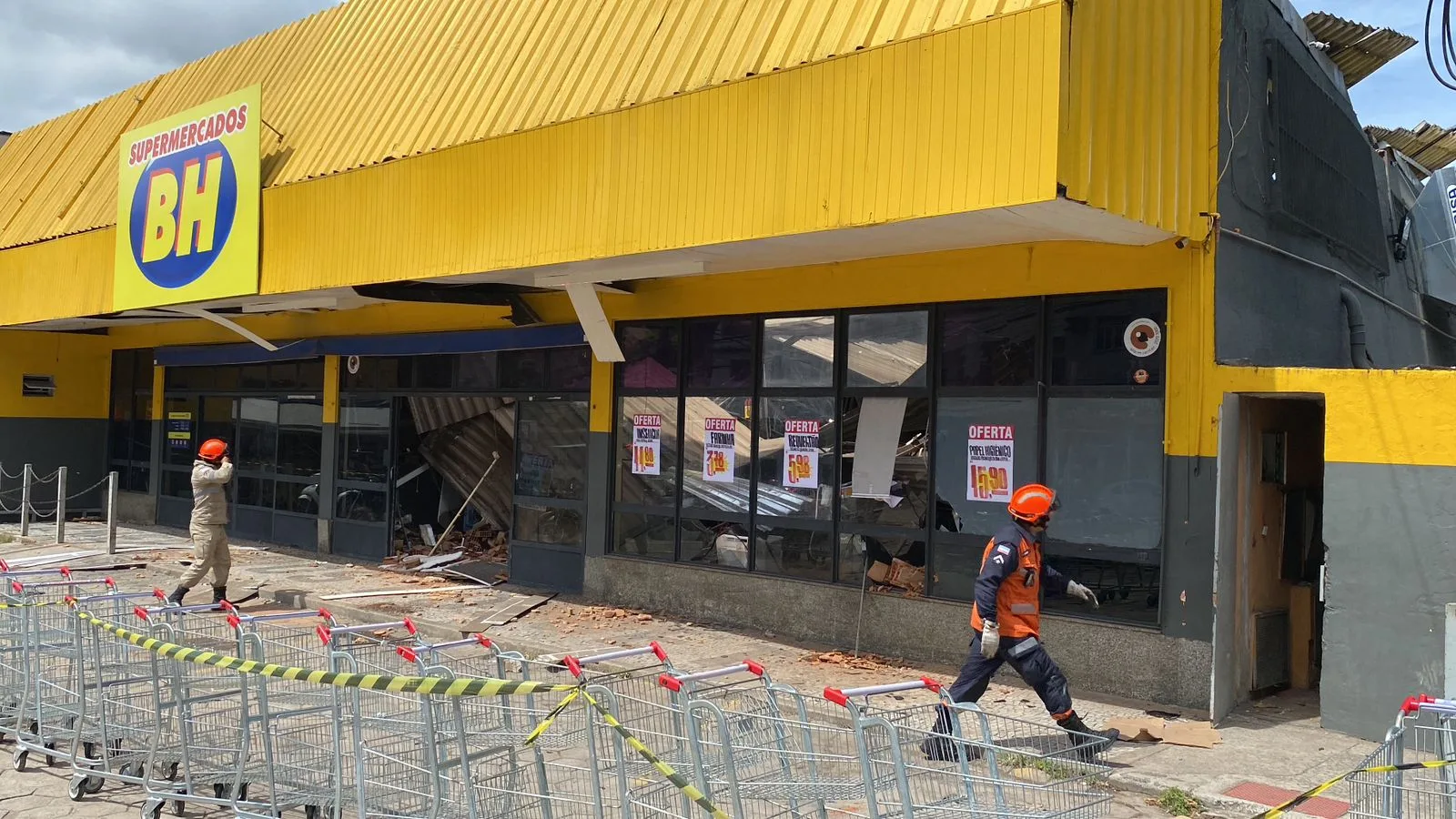 Supermercado BH desaba em Paul, Vila Velha