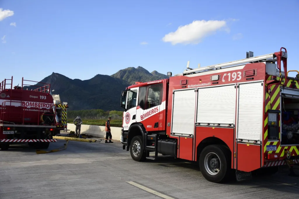 Incêndio no Contorno do Mestre Álvaro