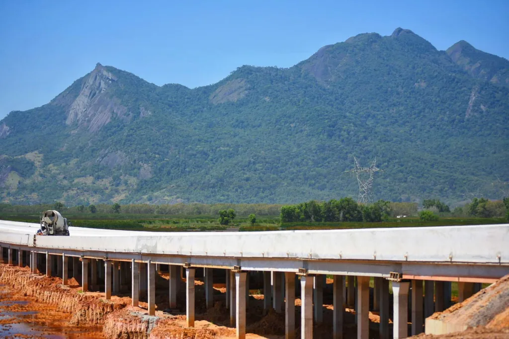 Obras no contorno do Mestre Álvaro