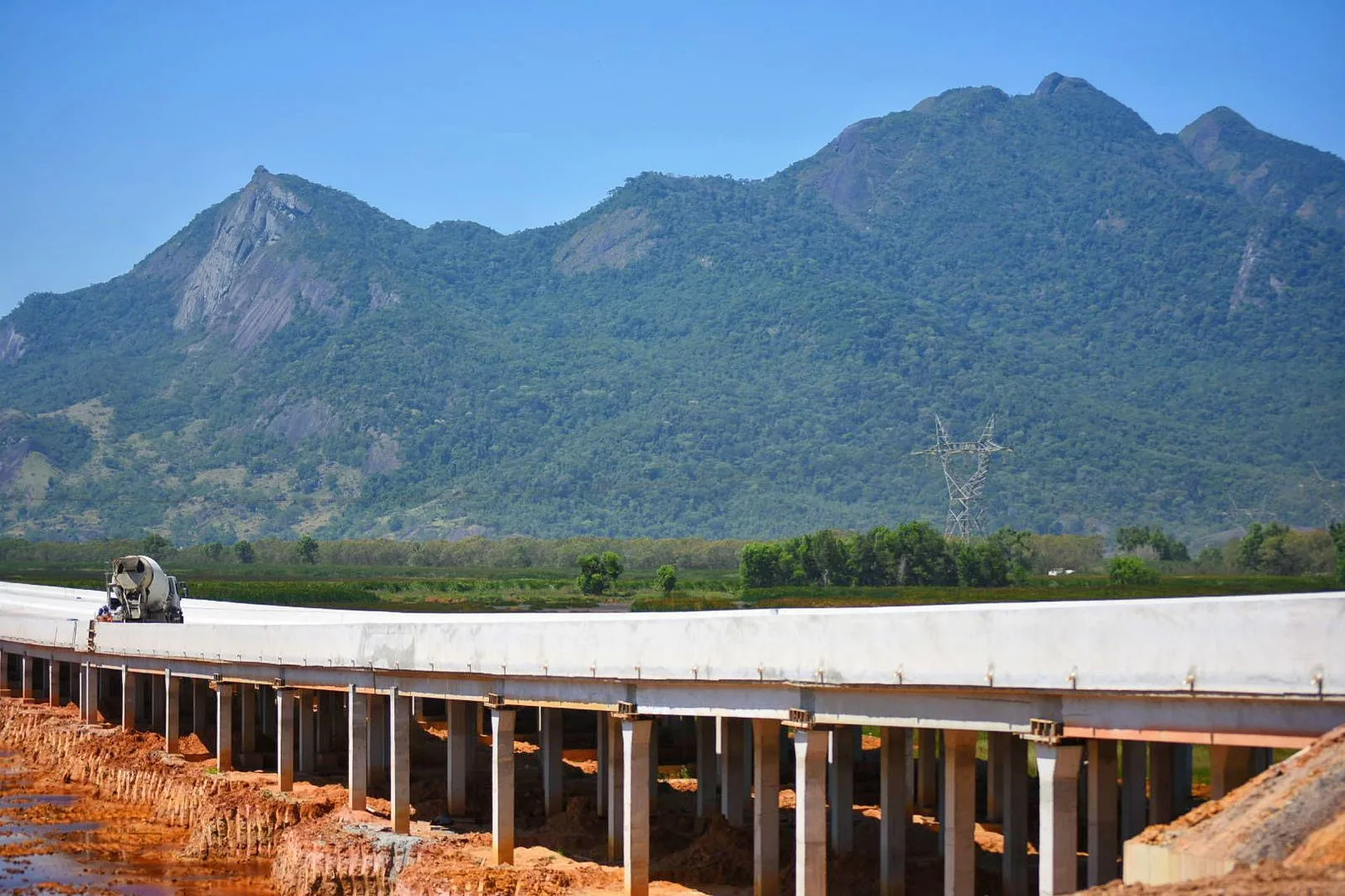 Obras no contorno do Mestre Álvaro