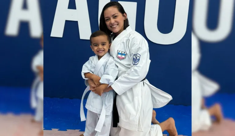 Leidiane Cassimiro e o filho Dominic. Foto: Arquivo pessoal