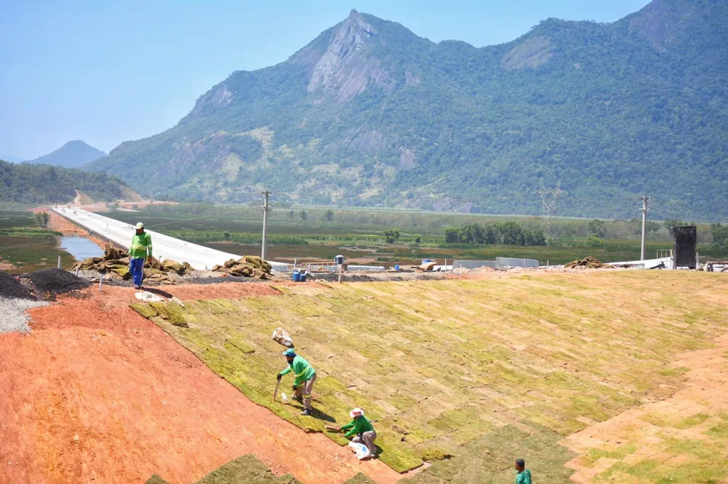 Obras no contorno do Mestre Álvaro