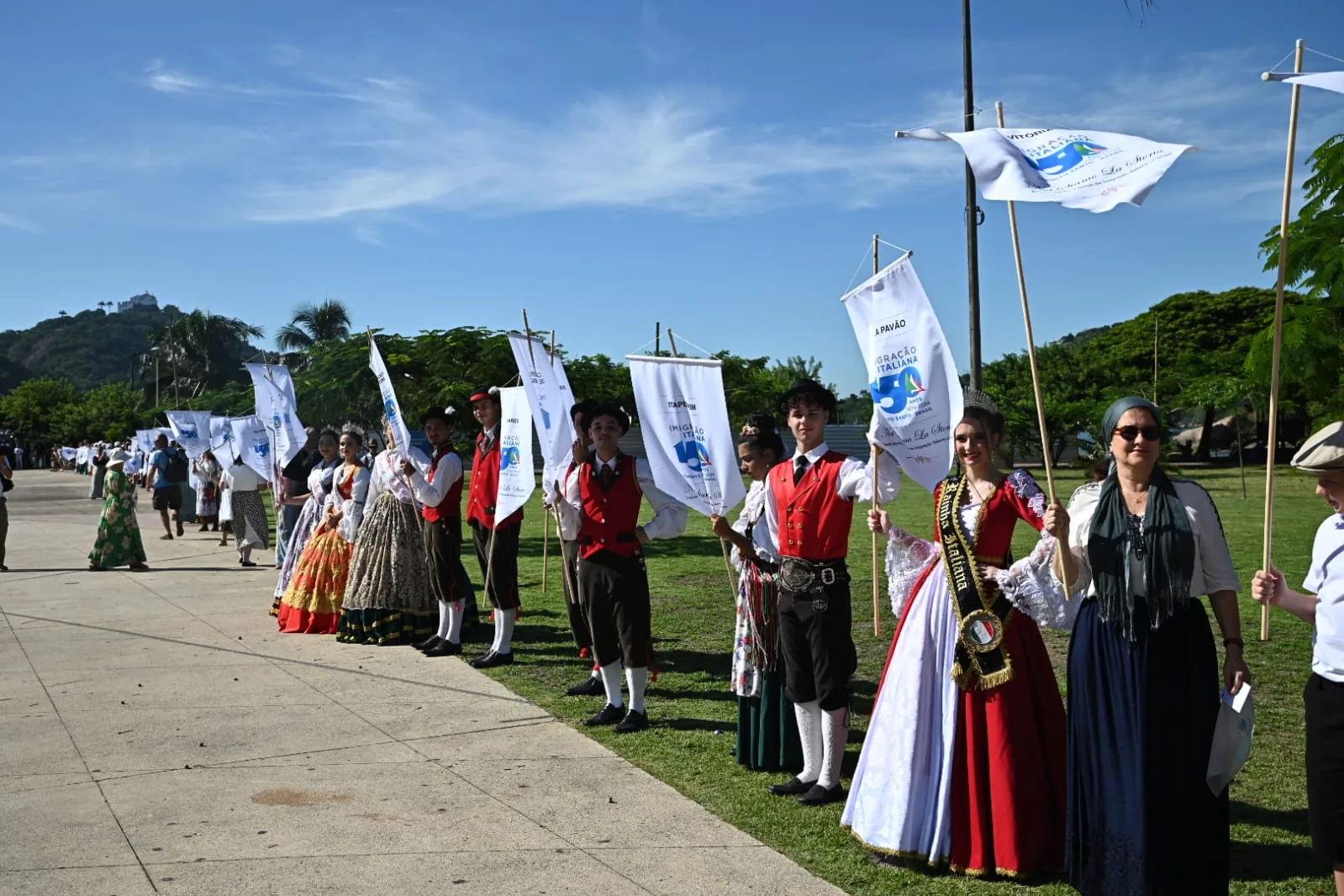 cortejo marítimo da programação dos 150 anos da imigração italian