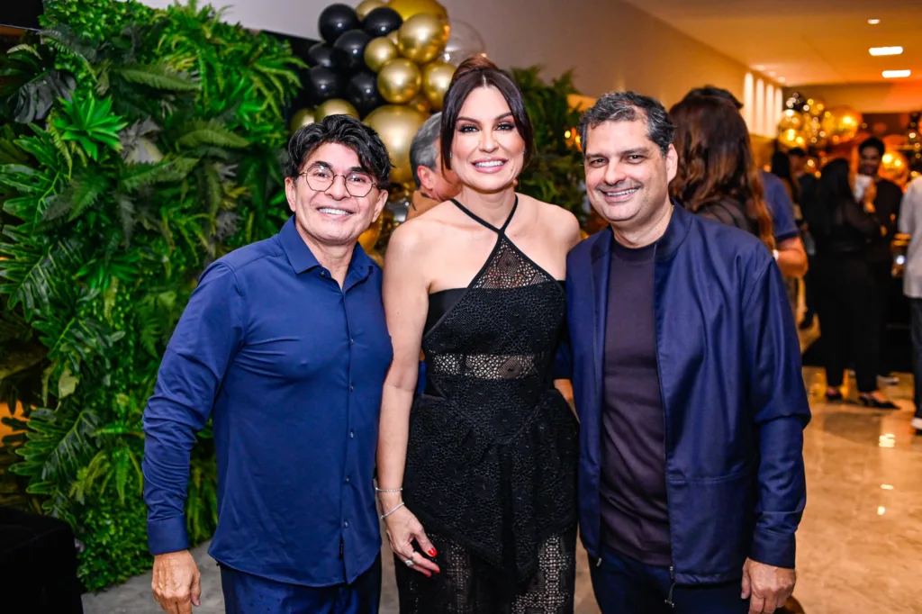 Na festa de Debora Veronez: Patrick Ribeiro e José Luiz Altafim (Foto: Arthur Louzada)