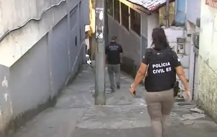 Polícia ocupa Ilha do Príncipe após tiroteiro no morro, em Vitória