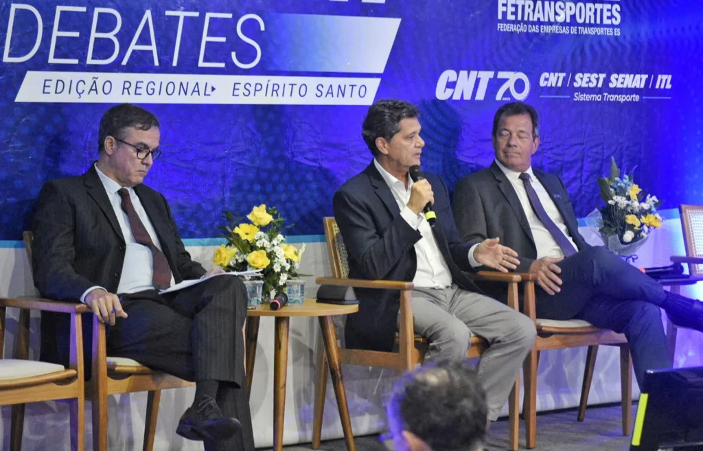 FÓRUM CNT DEBATE DESAFIOS E GARGALOS DOS TRANSPORTES