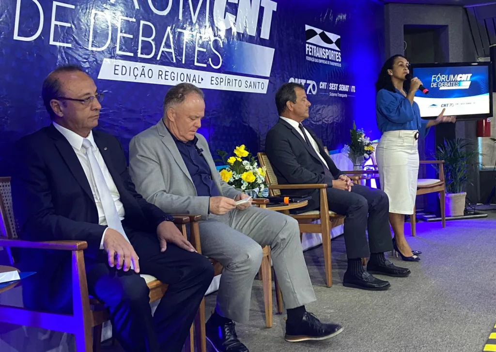 FÓRUM CNT DEBATE DESAFIOS E GARGALOS DOS TRANSPORTES