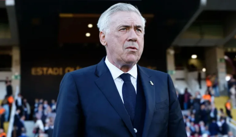 Carlo Ancelotti no jogo Barcelona x Real Madrid, pelo Campeonato Espanhol