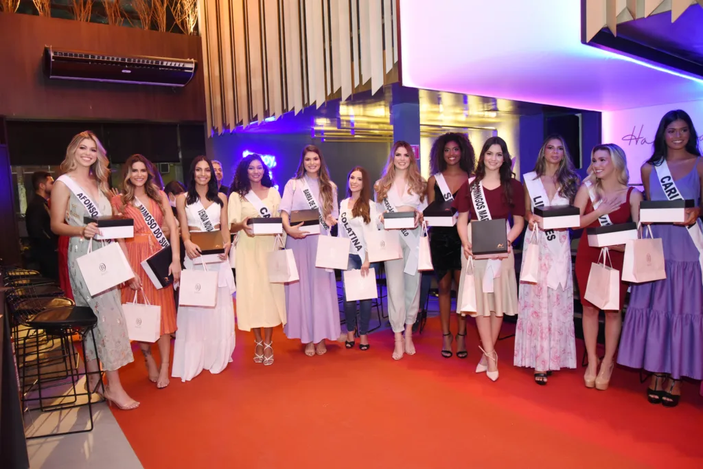 Candidatas do Miss Espírito Santo 2021 são apresentadas em festa na Praia do Canto, em Vi´toria