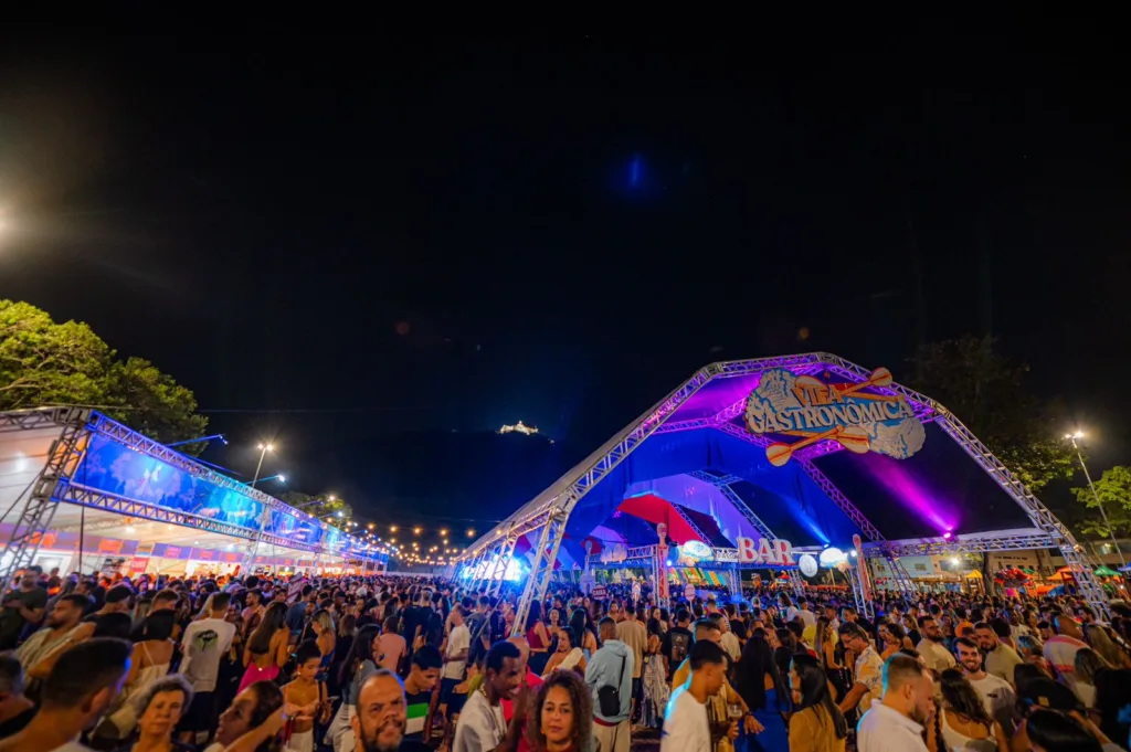 Delírio Tropical em Vila Velha (Foto: Levi Mori)