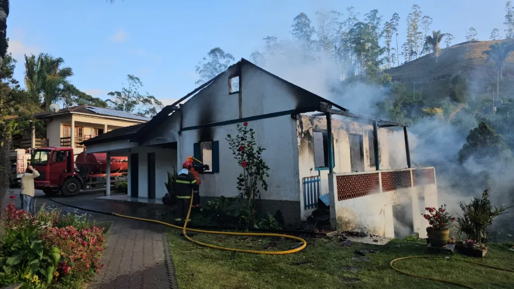 Incêndio atinge fábrica de bolos da Dona Deja, em Marechal Floriano