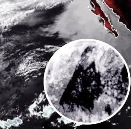 Satélite registra objeto misterioso de 240 km no Oceano Pacífico