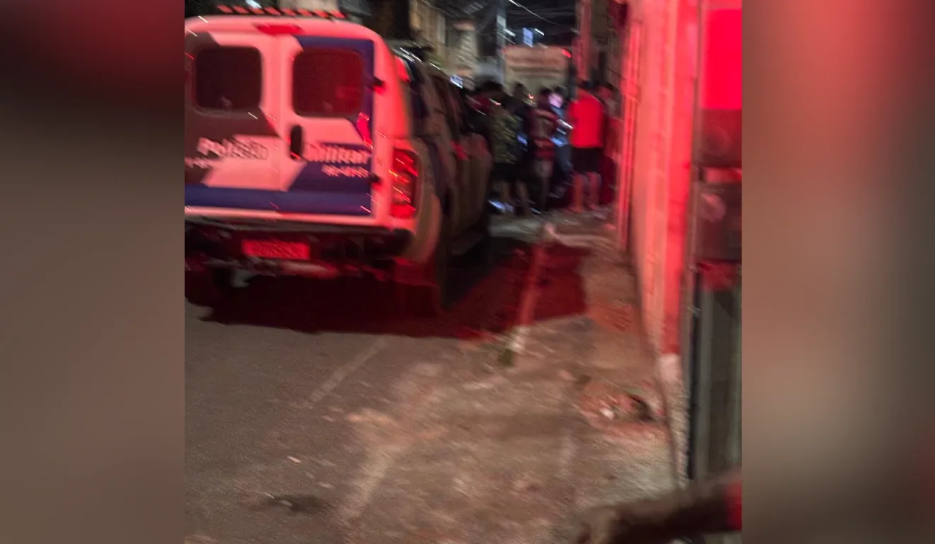 Motociclista atropela crianças em Vitória (Foto/reprodução: TV Vitória)
