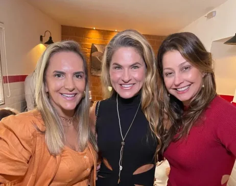 Aniversariantes de maio fecharam o mês com almoço animado