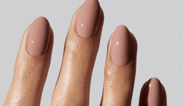 Unha nude clássico para o inverno/Pinterest