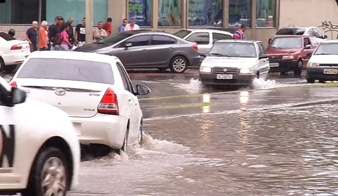 Alagamento em Vitória. Foto: Reprodução/TV Vitória