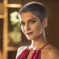 Isabella Santoni raspou a cabeça para viver Letícia em 'A Lei do Amor' (Foto: Estevam Avellar/Globo)
