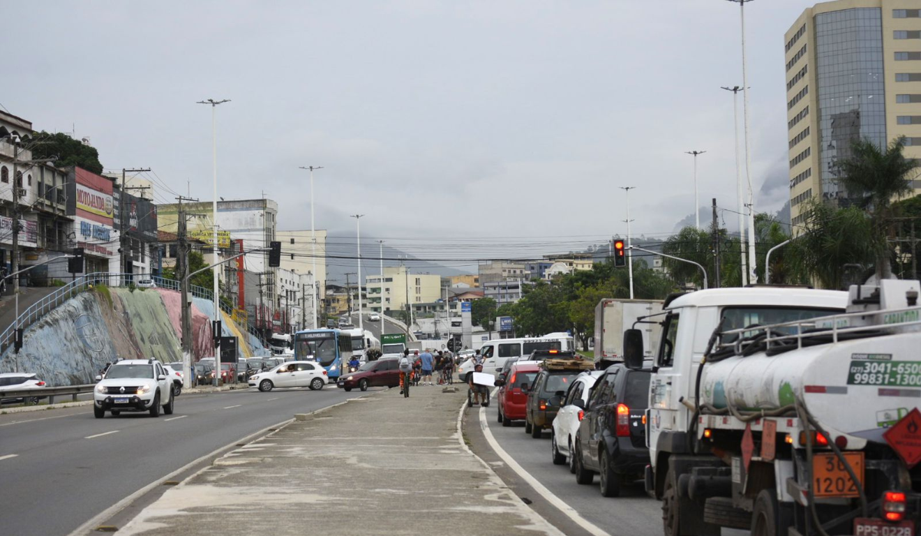Avenida Mário Gurgel, em Cariacica