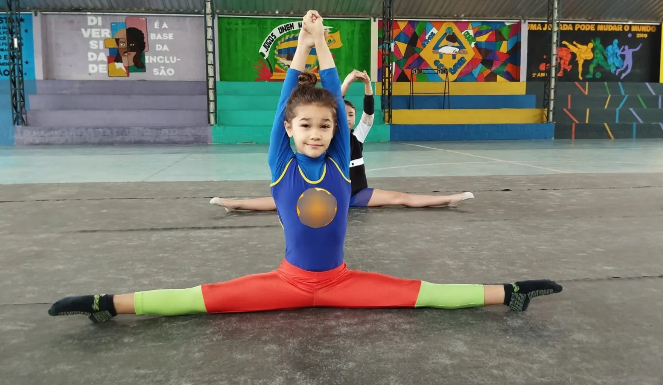 Helena em uma aula de ginástica