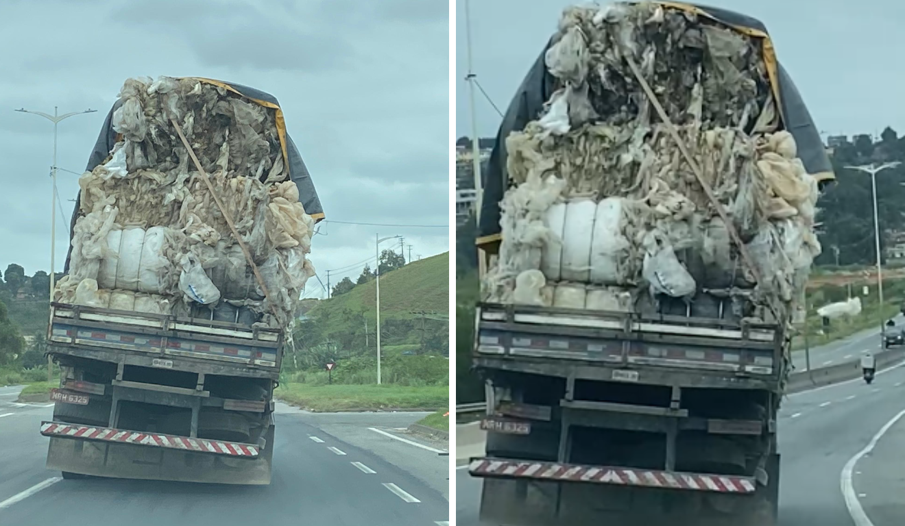 Caminhão carregado de recicláveis em Cariacica
