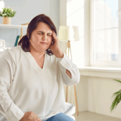Sinais que seu corpo está cansado e não aguenta mais a gordura corporal/Canva