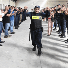 Guarda Municipal aposenta e é homenageado