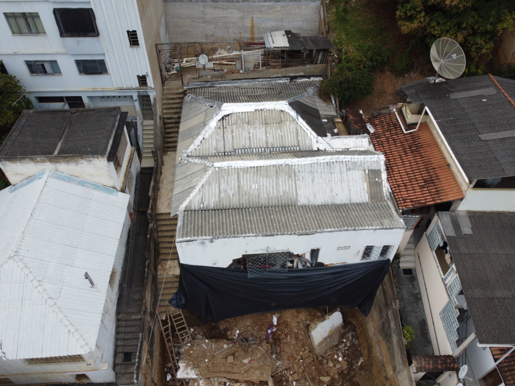 Parte de casa desaba em Colatina (Foto: Prefeitura de Colatina)