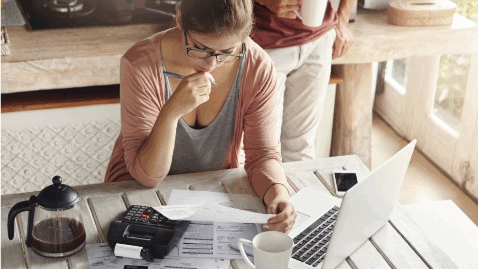 Mais de 35 milhões de brasileiros têm pendências com bancos. Foto: Freepik