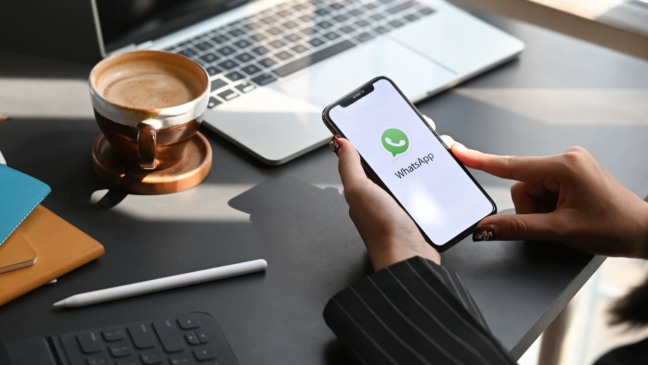 WhatsApp vai trazer anúncios na aba “Atualizações” e lançar opção de assinatura