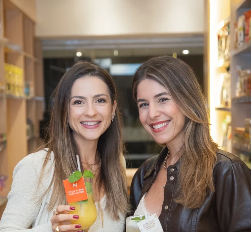 Drinks proteicos, saladas e coxinha fit na reinauguração de mercado saudável