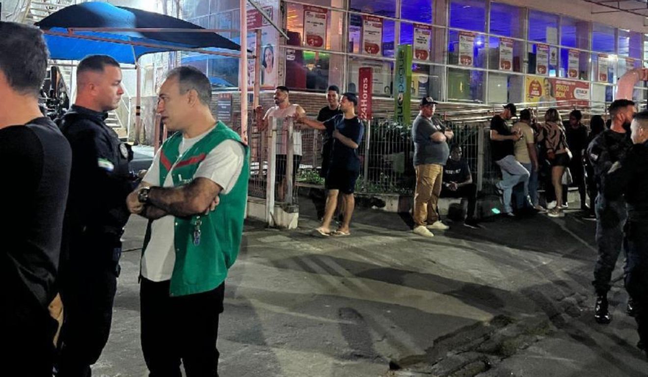 Fiscais da Prefeitura da Serra realizam ronda em bares e restaurantes