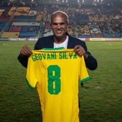 Geovani Silva como chefe de delegação da seleção brasileira sub-20 no Kleber Andrade